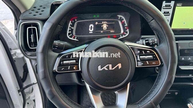 Kia Sonet 2025 Luxury 1.5 AT - 4200 km
