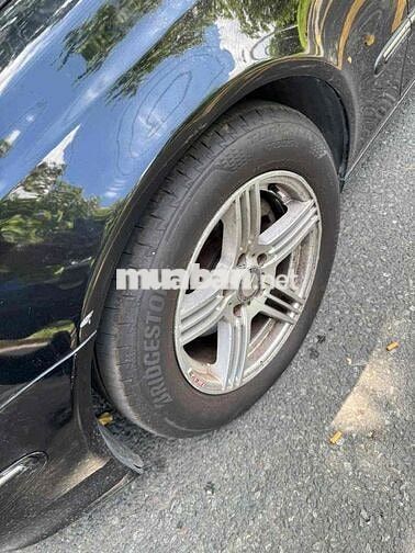 Mercedes-Benz E240 2004 Đen