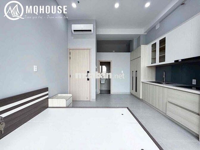 Căn Hộ Ban Công Lớn Bình Thạnh gần Ngã tư hàng xanh Q1 Full nội thất