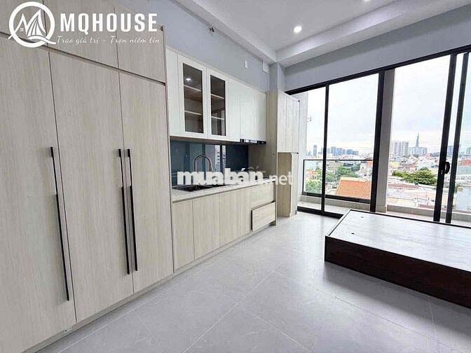 Căn Hộ Ban Công Lớn Bình Thạnh gần Ngã tư hàng xanh Q1 Full nội thất