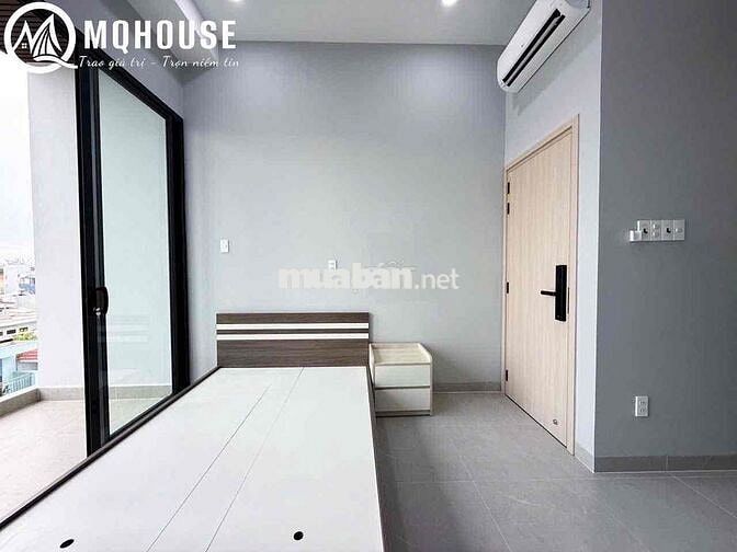 Căn Hộ Ban Công Lớn Bình Thạnh gần Ngã tư hàng xanh Q1 Full nội thất