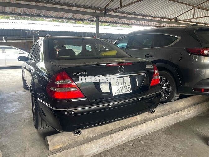 Mercedes-Benz E240 2004 Đen