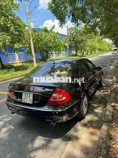 Mercedes-Benz E240 2004 Đen
