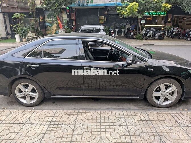 Toyota Camry 2013 2.5Q Đen 120.000 km
