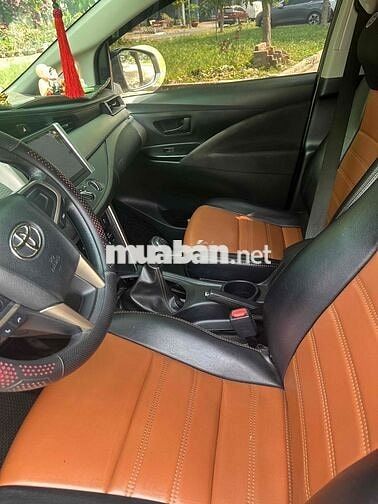 Toyota Innova 2018 2.0G -