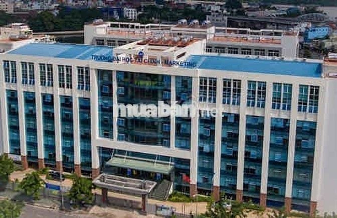 Dòng tiền có sẵn . sinh viên đang thuê  . đối diện . đại học marketing