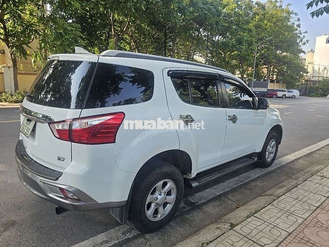 Isuzu MU-X B7 MT 2021 Trắng 9 vạn