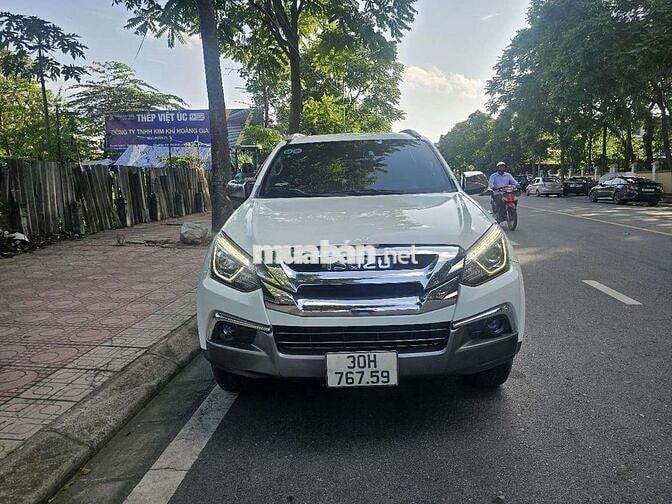 Isuzu MU-X B7 MT 2021 Trắng 9 vạn