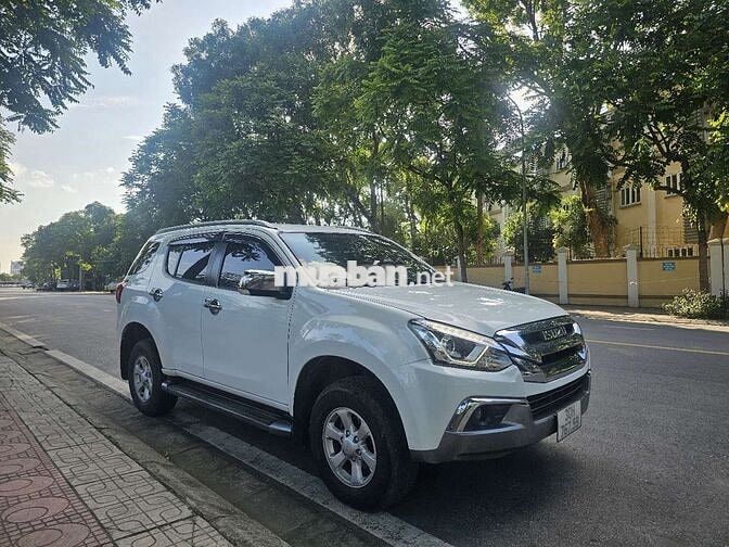 Isuzu MU-X B7 MT 2021 Trắng 9 vạn