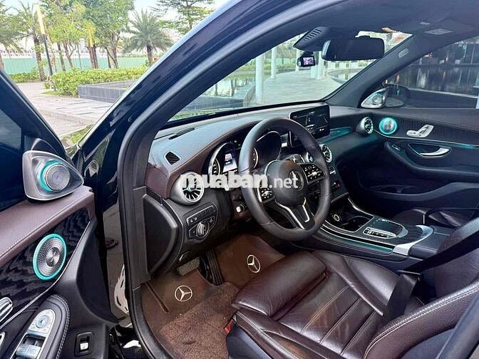 Mercedes-Benz GLC300 4Matic 2017 Đen Nâu