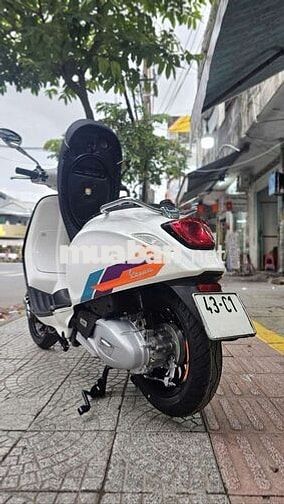 Piaggio Vespa LX125 iGet 2021 Trắng