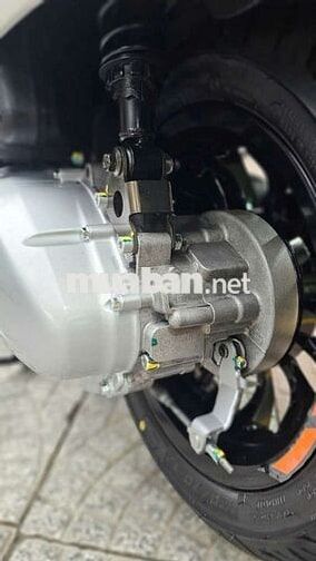 Piaggio Vespa LX125 iGet 2021 Trắng