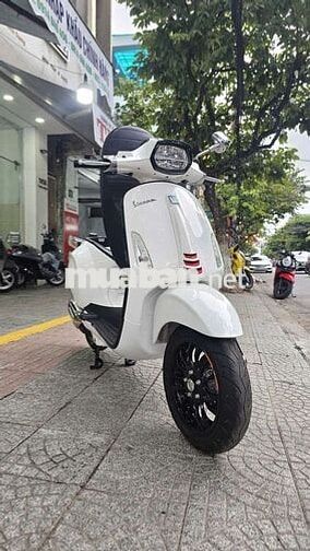 Piaggio Vespa LX125 iGet 2021 Trắng