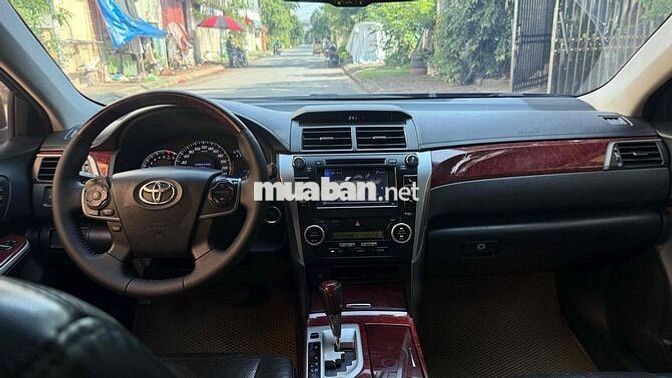 Toyota Camry 2013 Đen 16 vạn km