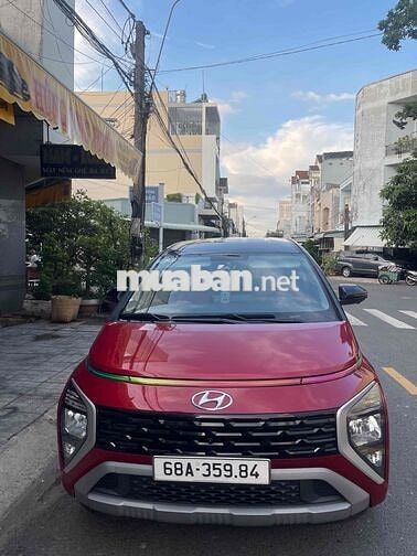Hyundai Stargazer Đỏ 7 chỗ