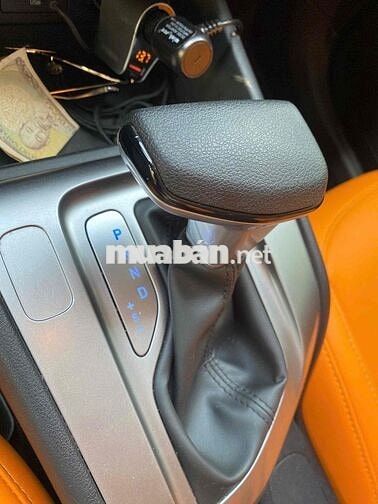 Hyundai Stargazer Đỏ 7 chỗ
