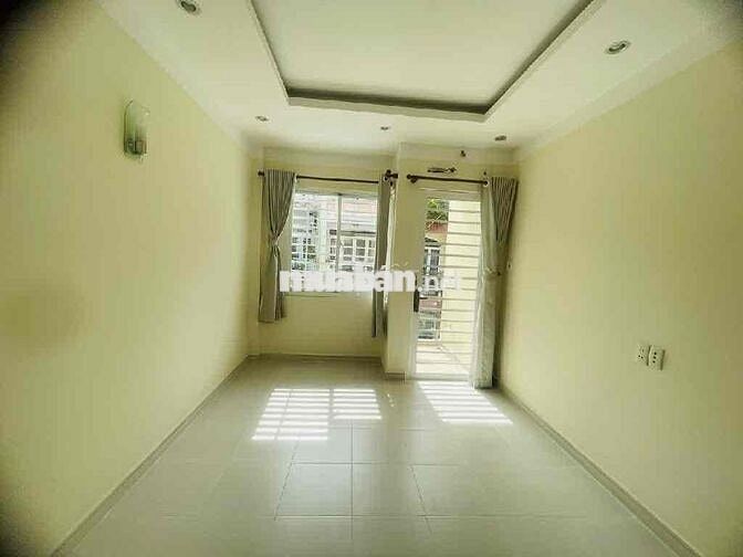 Hàng Vip HXH Tránh khu Phân Lô Vị Trí Siêu Đẹp Gần Mặt Tiền Lê Văn