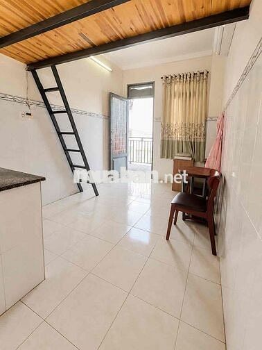 Cho Thuê Phòng Gác Ban Công Giá Rẻ Gần Luỹ Bán Bích - Đại Học Văn Hiến