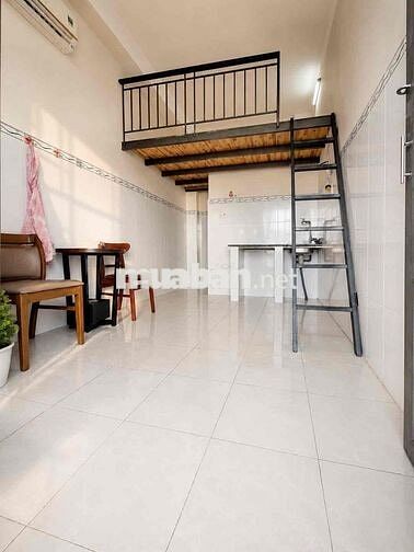Cho Thuê Phòng Gác Ban Công Giá Rẻ Gần Luỹ Bán Bích - Đại Học Văn Hiến