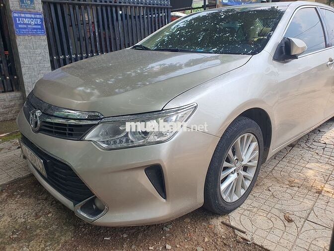 Toyota Camry 2017 2.0E Vàng cát