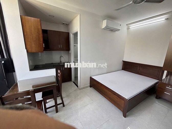 Căn hộ dịch vụ cao cấp cửa sổ lớn bảo vệ 24/7 gần Sân bay 