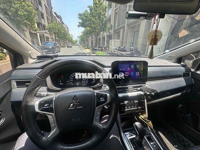 Mitsubishi Xpander Cross Trắng 5500 km