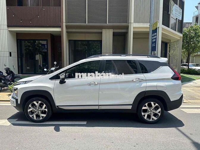 Mitsubishi Xpander Cross Trắng 5500 km