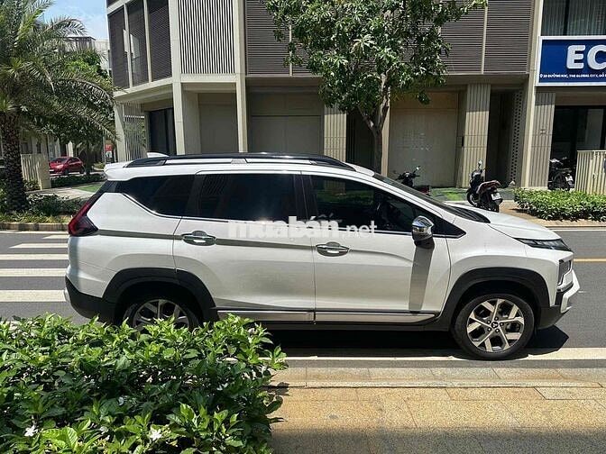 Mitsubishi Xpander Cross Trắng 5500 km