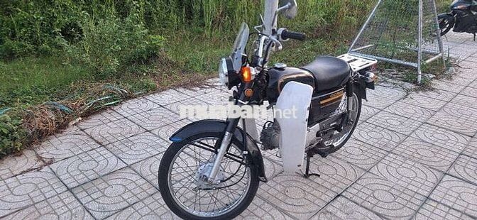 Honda CD 50 màu Đen