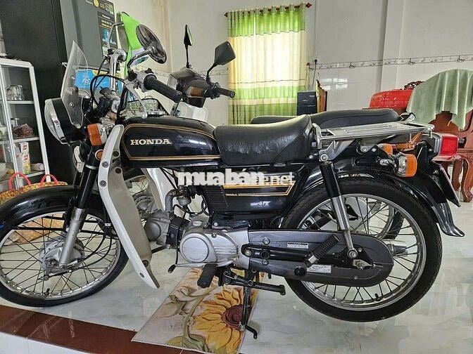 Honda CD 50 màu Đen