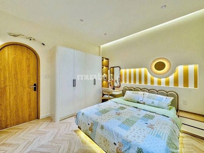 3 TỶ 850 - Nhà 3 Lầu Đẹp Phan Xích Long, Phú Nhuận. DT:50m2, Hẻm 5M