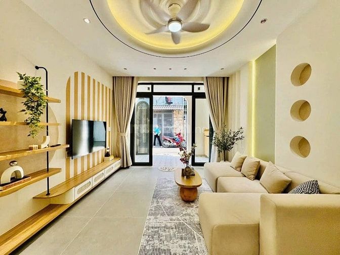 3 TỶ 850 - Nhà 3 Lầu Đẹp Phan Xích Long, Phú Nhuận. DT:50m2, Hẻm 5M