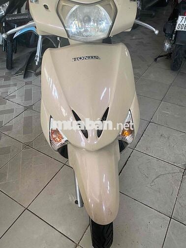 Honda Lia 110 2010 màu Kem