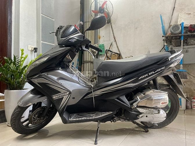 BÁN XE HONDA AIR BLADE XÁM ĐEN 125 FI CHÍNH CHỦ