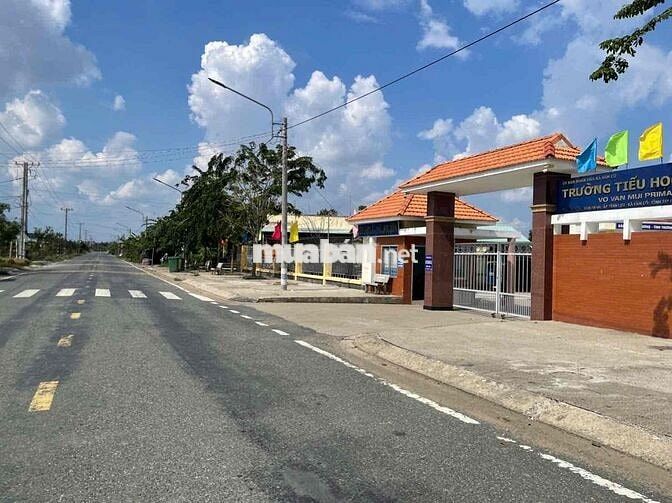 hơn 160m2 thổ cư giá 435tr cách nhựa 200m đức tân -tân trụ đường ô tô