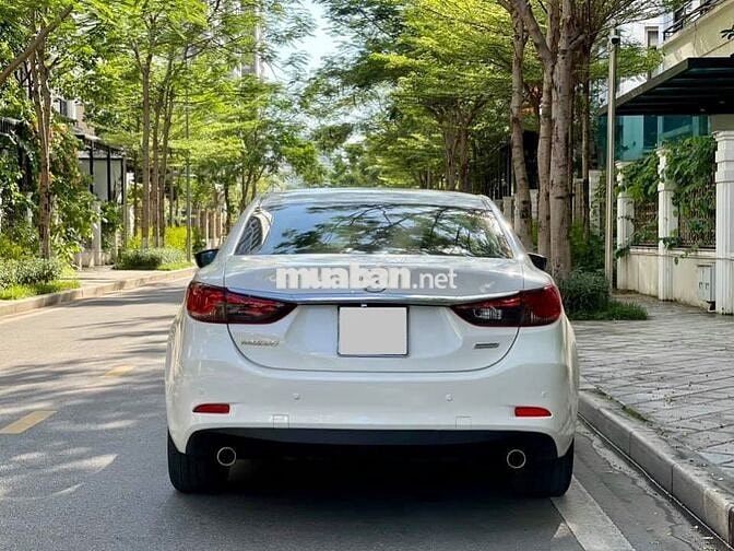Mazda 6 model 2016 màu trắng