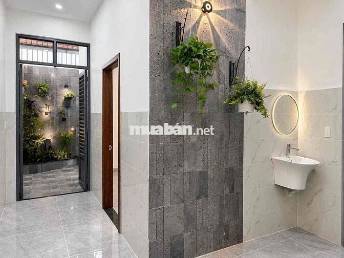 Tôi chính chủ cần bán căn nhà gần ngay cầu lớn Hóc Môn