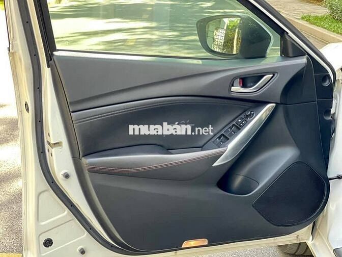 Mazda 6 model 2016 màu trắng