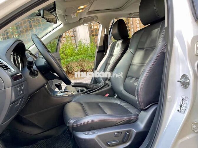 Mazda 6 model 2016 màu trắng