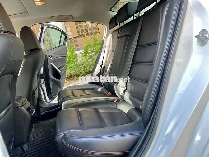 Mazda 6 model 2016 màu trắng