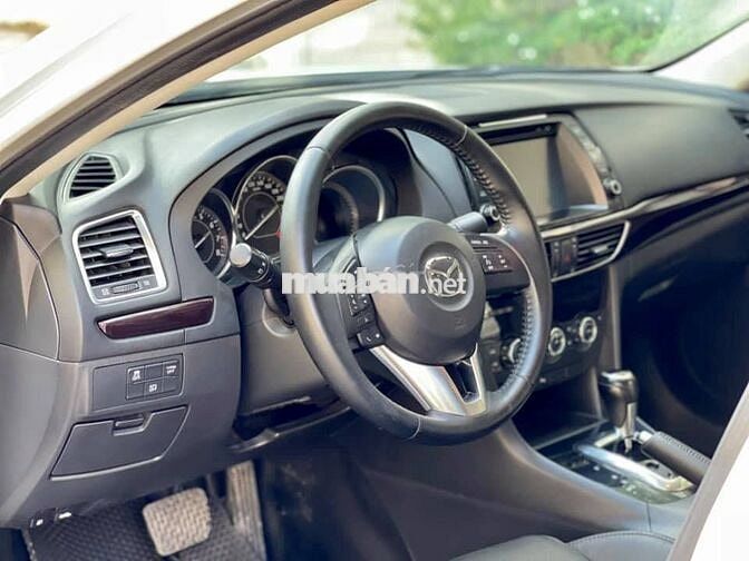 Mazda 6 model 2016 màu trắng