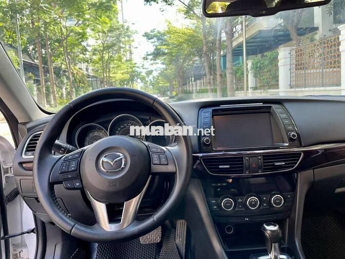 Mazda 6 model 2016 màu trắng