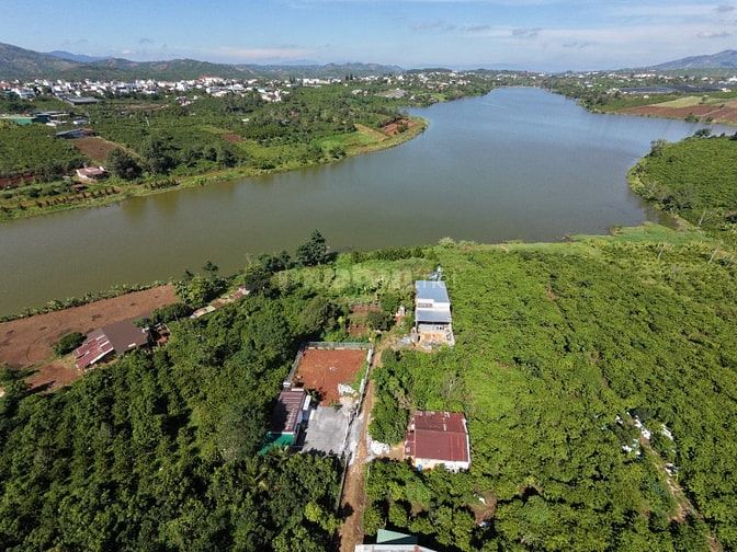 420m2 có sẳn 400m thổ thị trấn Di Linh view hồ đường Phan Huy Chú ô tô