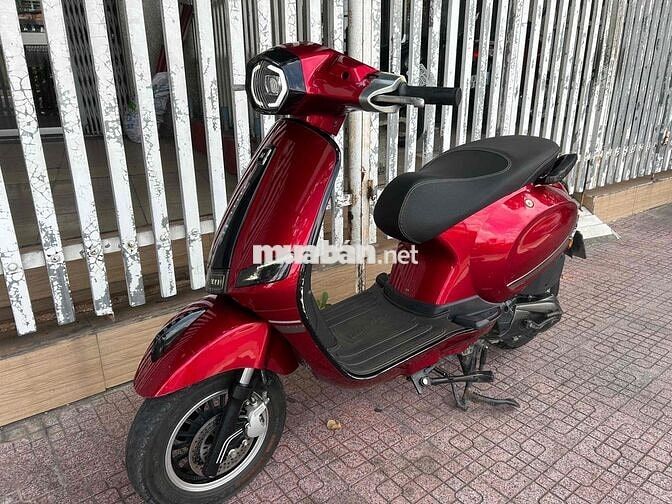 Vespa 50cc chạy không cần bằng lái