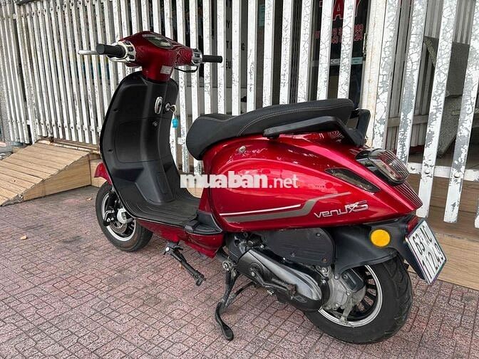 Vespa 50cc chạy không cần bằng lái