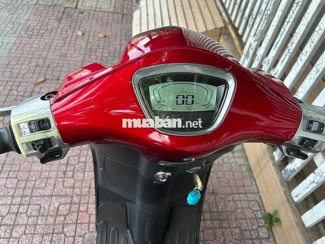 Vespa 50cc chạy không cần bằng lái
