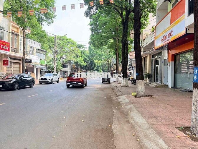mặt tiền Nguyễn Trãi vị trí đẹp