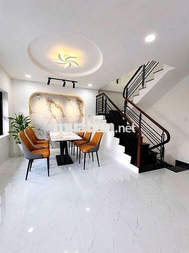 Bán nhà đẹp mới,diện tích 8x7,5 ,1 trệt 2 lầu,4PN ,3WC giá chỉ 6ty5 