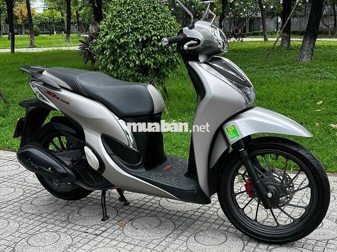Honda SH Mode Bạc Như mới. bs 93 . chính chủ kí