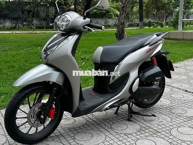 Honda SH Mode Bạc Như mới. bs 93 . chính chủ kí